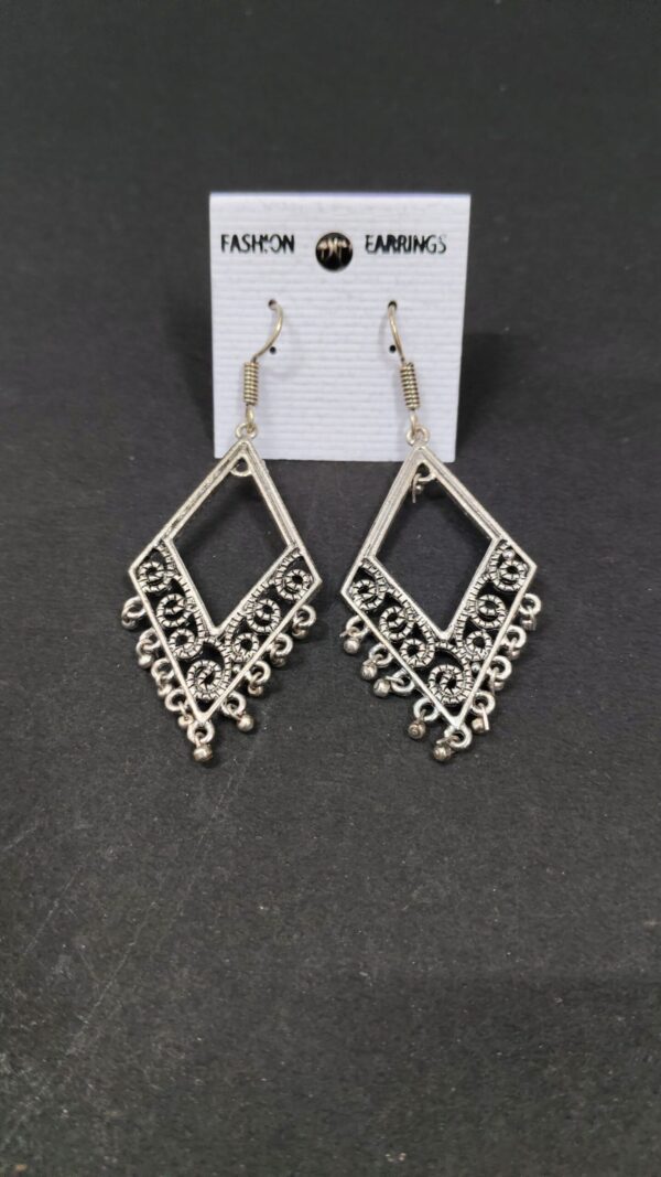 Trendy silver oxidized drop earring