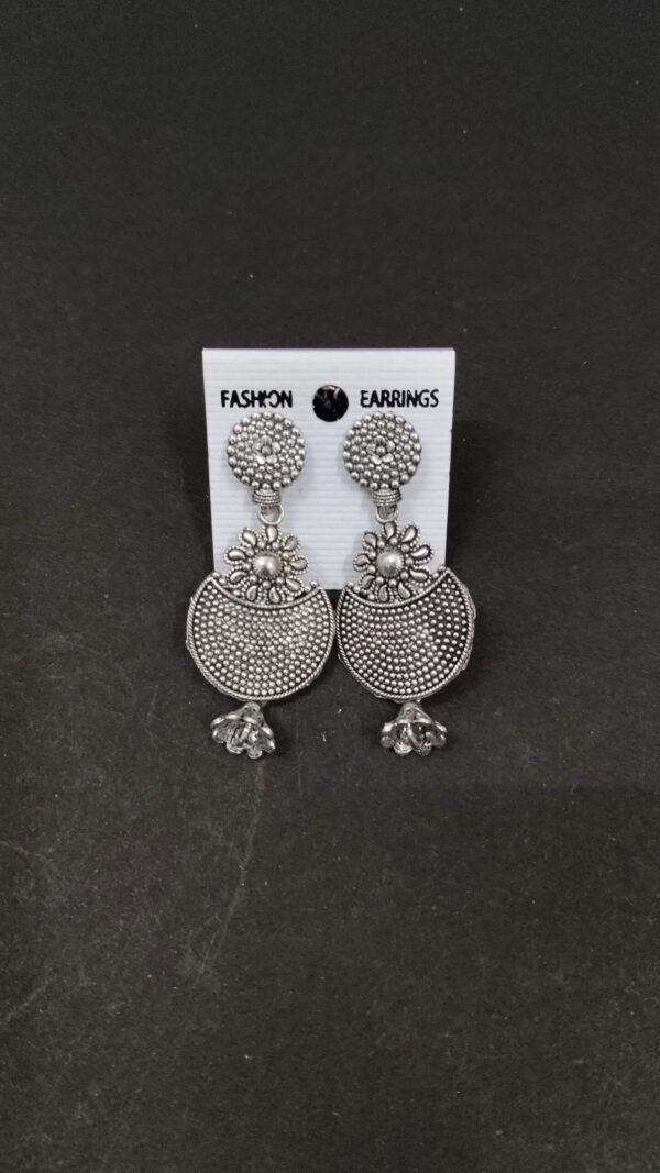 Trendy silver oxidized drop earring