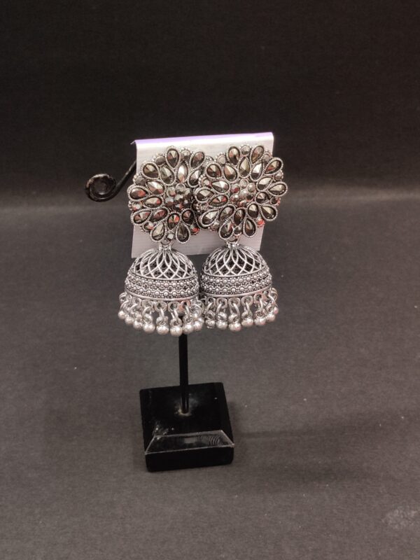 Trending Silver oxidized stone stud