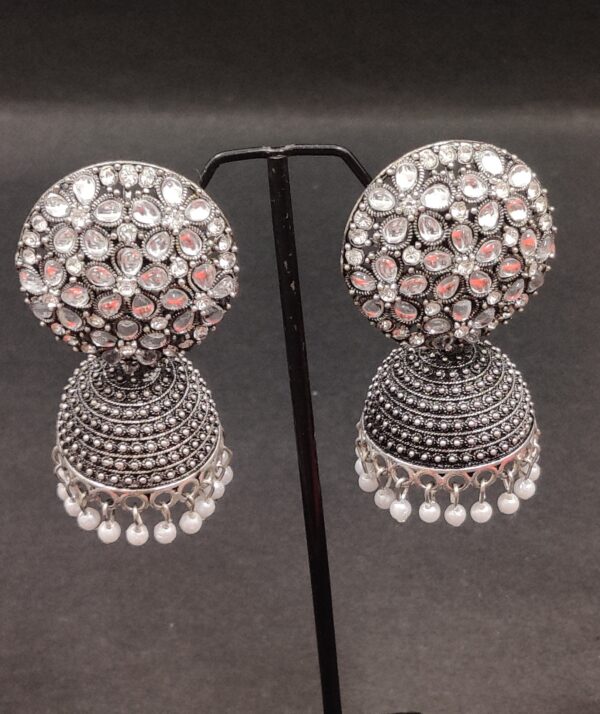 Trending Silver oxidized stone stud