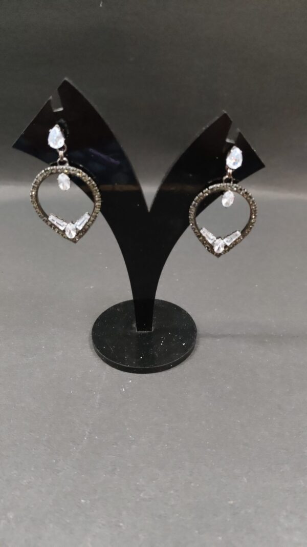 Trendy heart shaped drop earrings