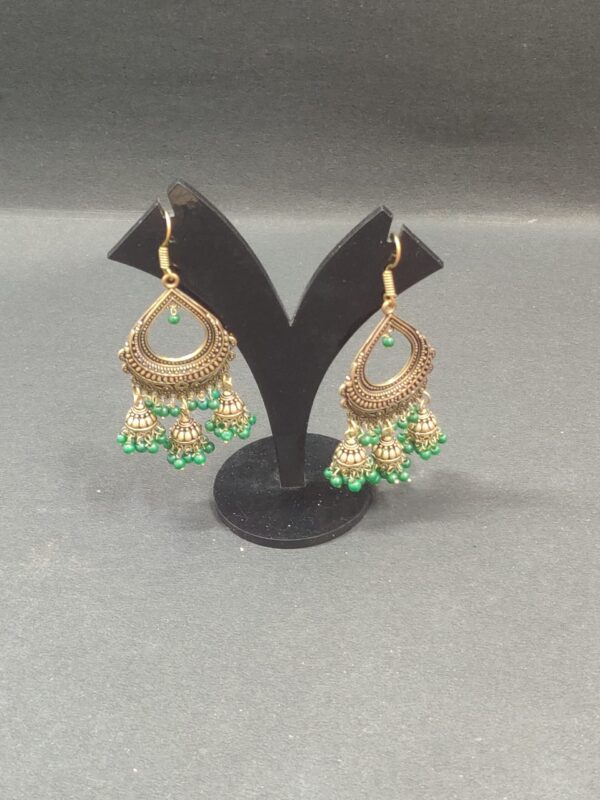 Trending Gold Hook Chanbali